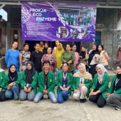 Warga Kelurahan Pesawahan Antusias Ikuti Kegiatan Pembuatan Eco Enzim Bersama Mahasiswa Universitas Malahayati