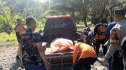 Polres Tanggamus Evakuasi Mayat Pria Tanpa Identitas di Pantai Kota Agung Timur