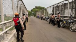 Amankan Bus Massa Buruh, Satsamapta Polresta Tangerang Patroli JPO